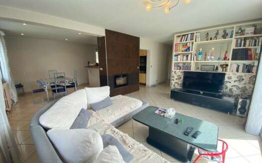 MAISON secteur " La Commanderie " à la toute limite BRESSON