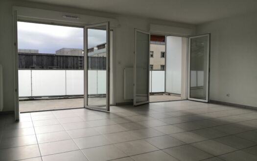 * Appartement T3 de 68 m² avec Terrasse